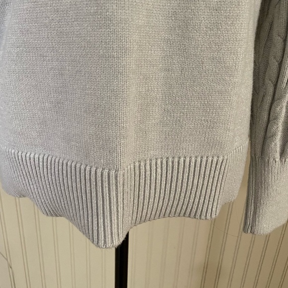 Tahari Light Gray Cable Knit Moc Neck Sweater size Medium New - Picture 3 of 10